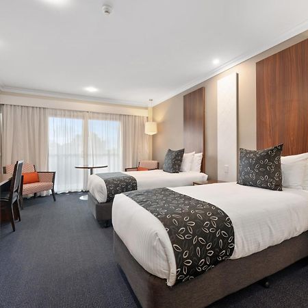 Quality Hotel Taylors Lakes Exterior photo