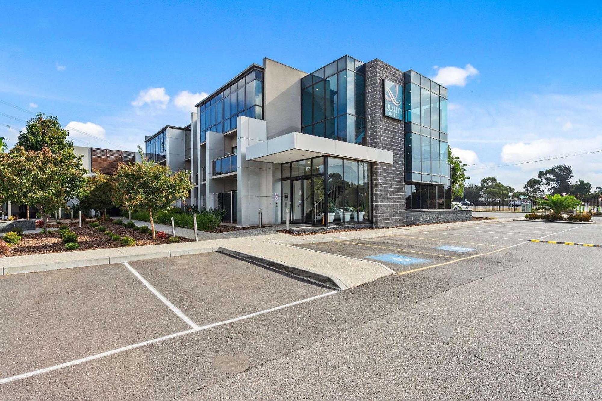 Quality Hotel Taylors Lakes Exterior photo