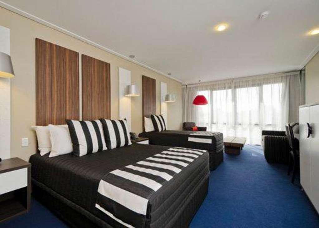Quality Hotel Taylors Lakes Room photo
