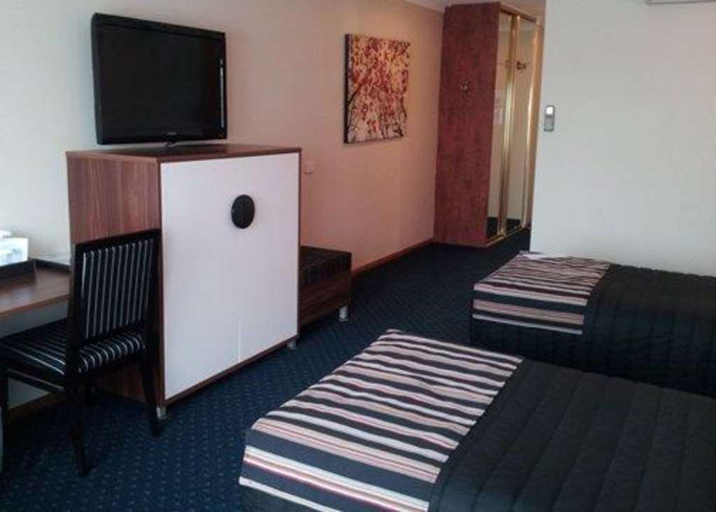 Quality Hotel Taylors Lakes Room photo