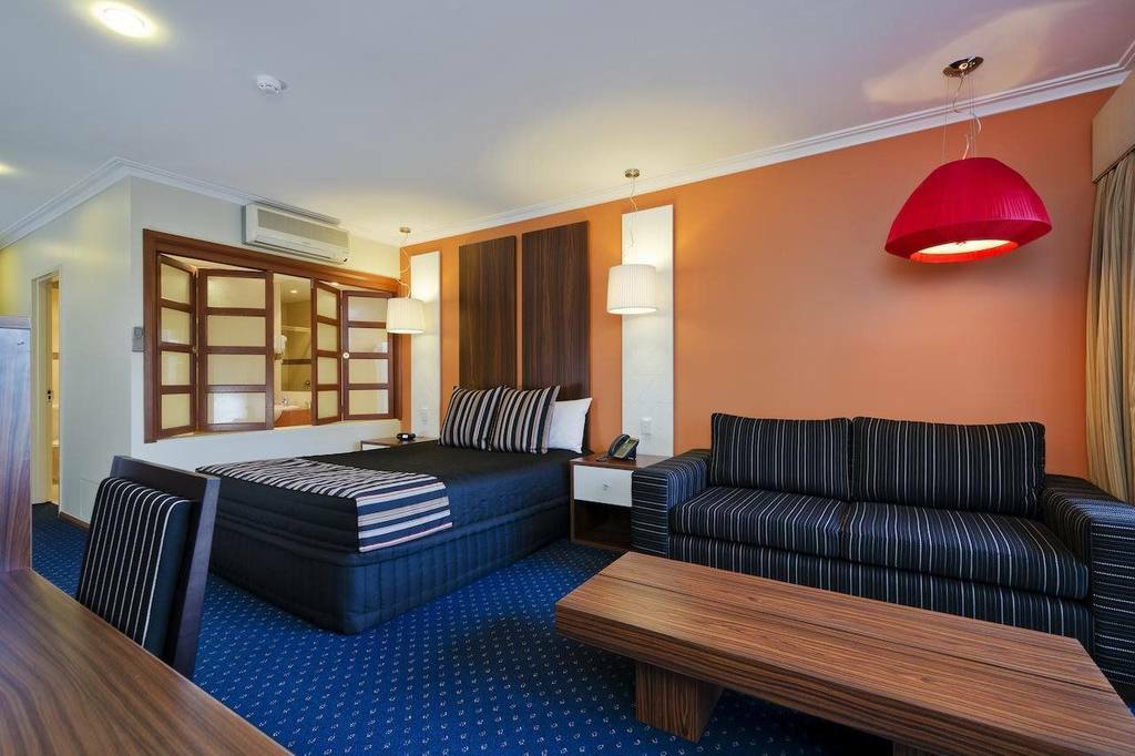 Quality Hotel Taylors Lakes Exterior photo